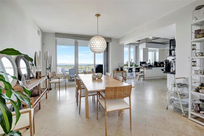 Building Photo - 781 Crandon Blvd