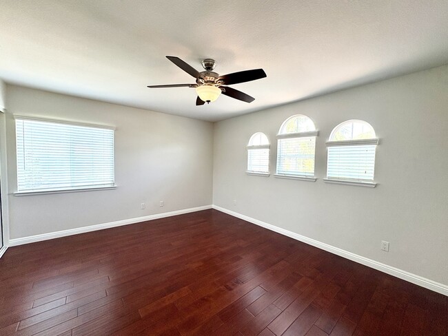 Building Photo - 6071 Paseo Pradera