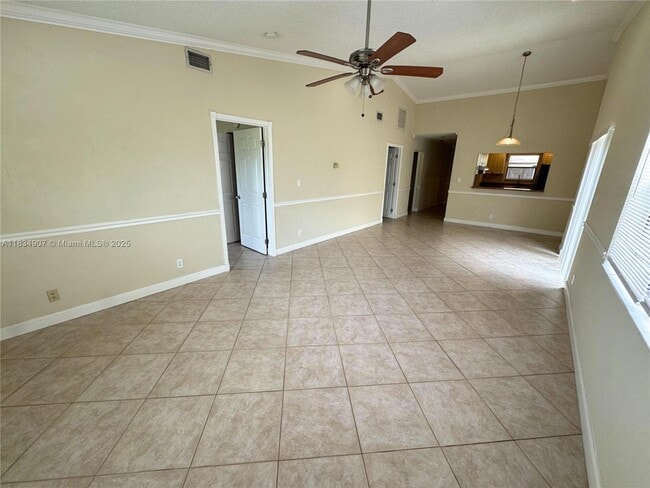 Building Photo - 6633 N Parkway Dr
