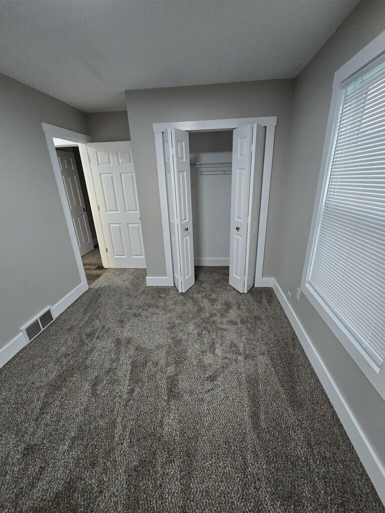 Building Photo - 2497 Zircon St NE