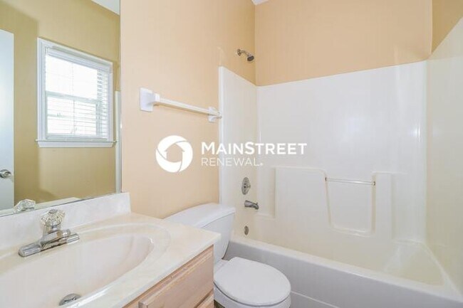Building Photo - 3 Bedroom Pet-Friendly Home in Cordova, TN with Main Street Renewal