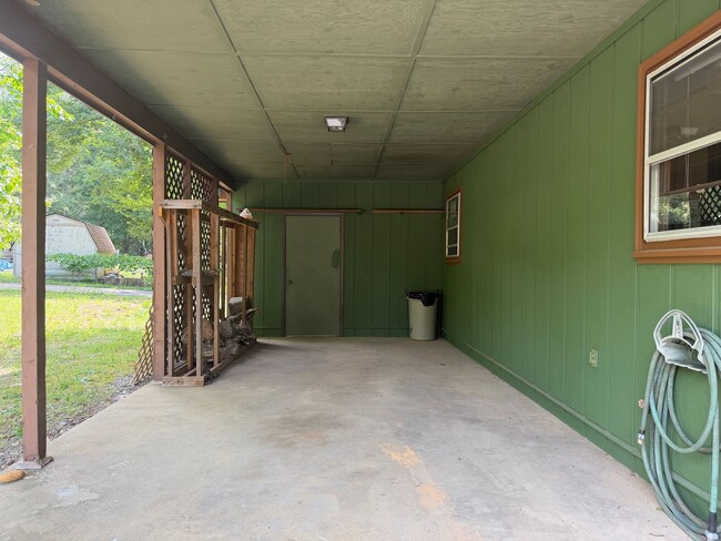 Building Photo - East Asheville - Leafy, Quiet, Convenient!