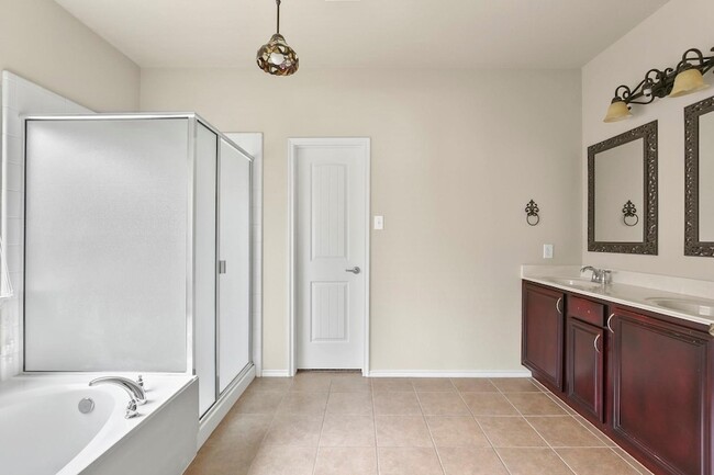 Building Photo - 9617 Tipperary Dr
