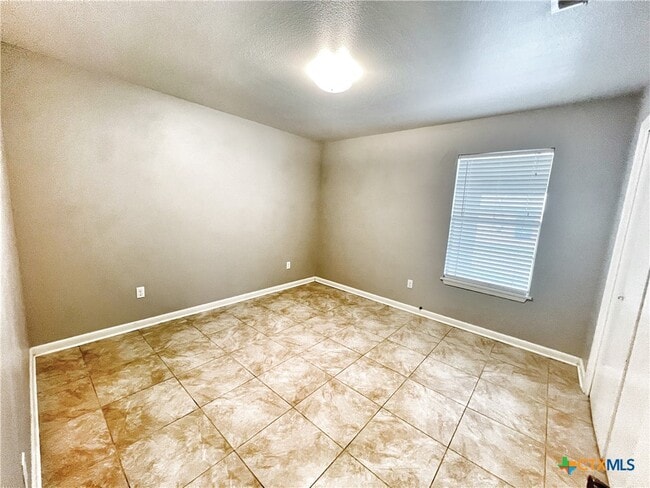 Building Photo - 1768 Kuehler Ave