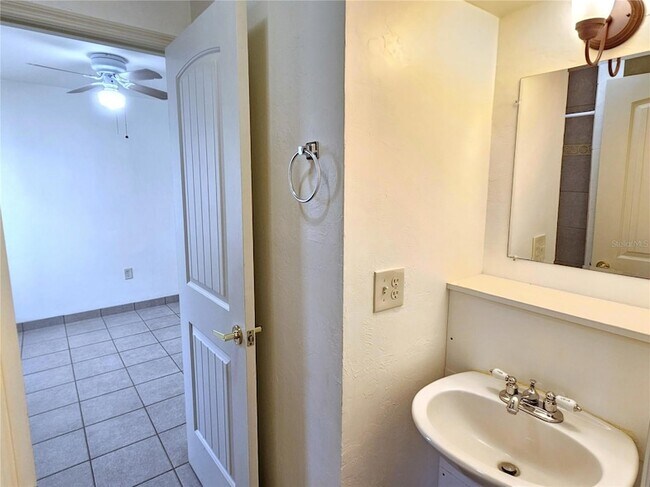 Building Photo - 323 Palmetto Rd W