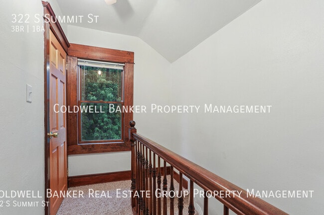 Building Photo - 322 S Summit St