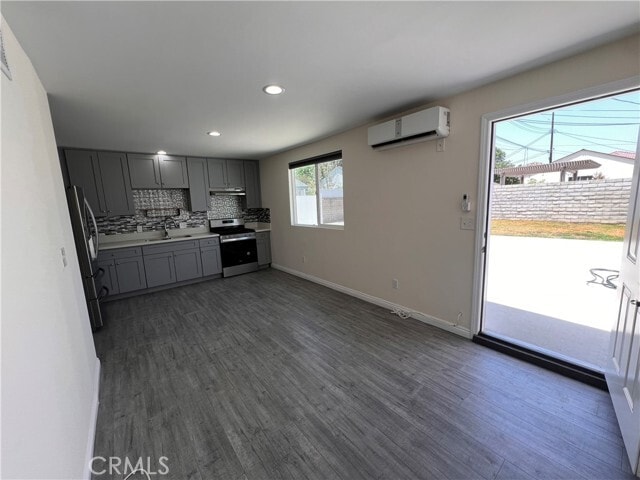Building Photo - 9009 Monogram Ave