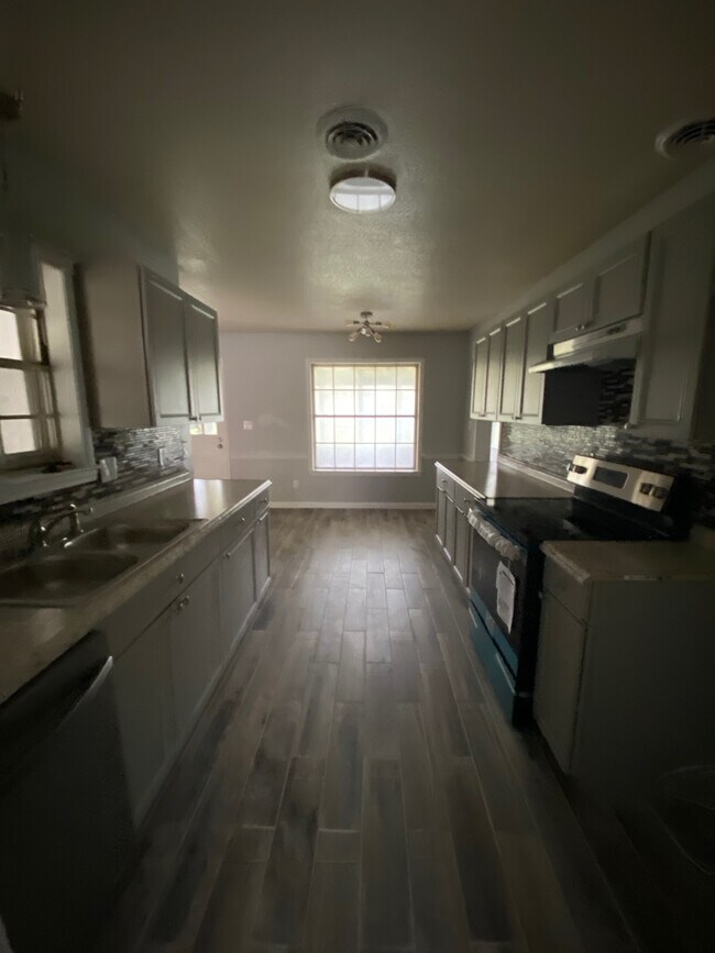 Building Photo - 3495 Fox Hunt Dr
