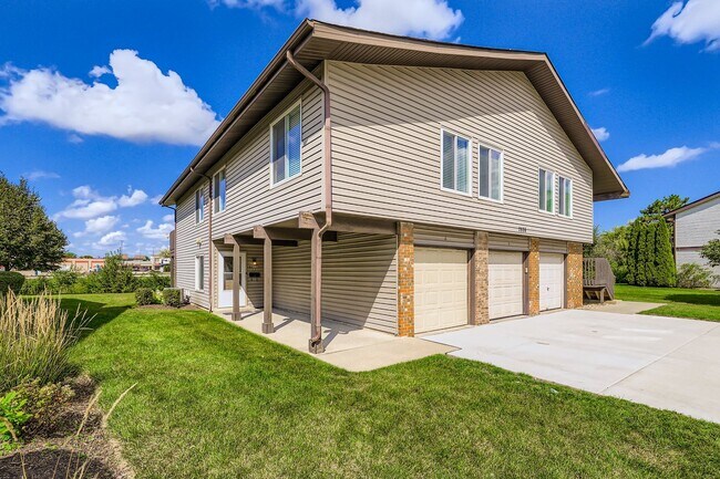 Primary Photo - 7526 Bristol Ln