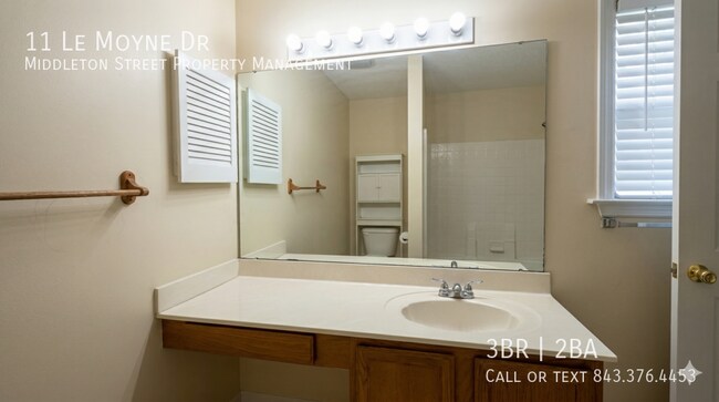 Building Photo - 11 Le Moyne Dr