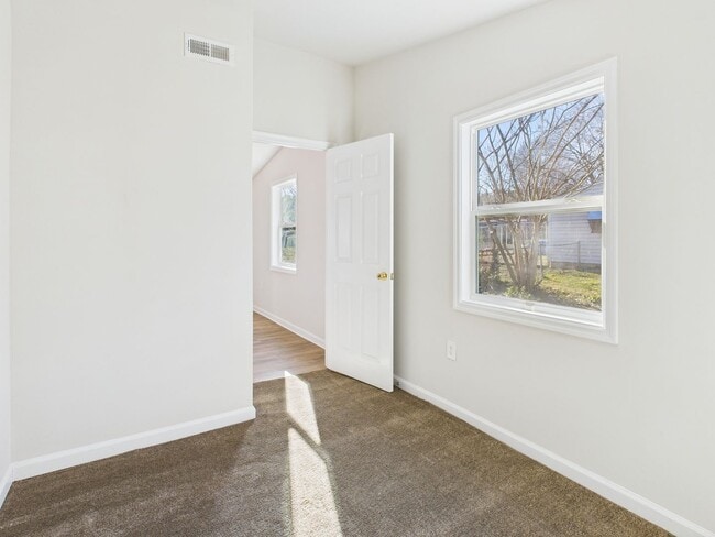 Building Photo - 6113 Ullswater Ave