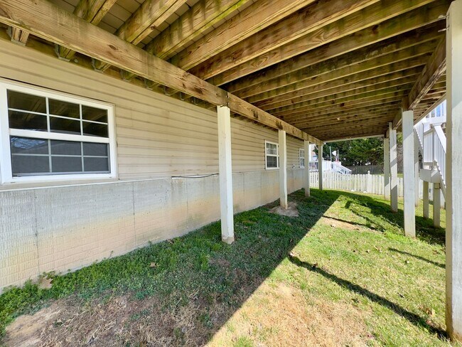 Building Photo - Charming 4 Bedroom/3 Bathroom Home with 2-Car Garage and Large Backyard in Middle River, MD!