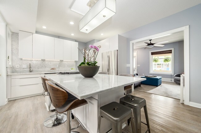 Kitchen/ Dining - 1141 Summit St