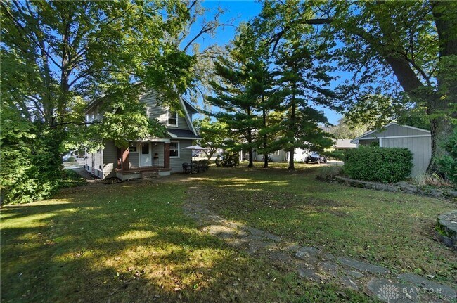 Building Photo - 518 Irving Ave