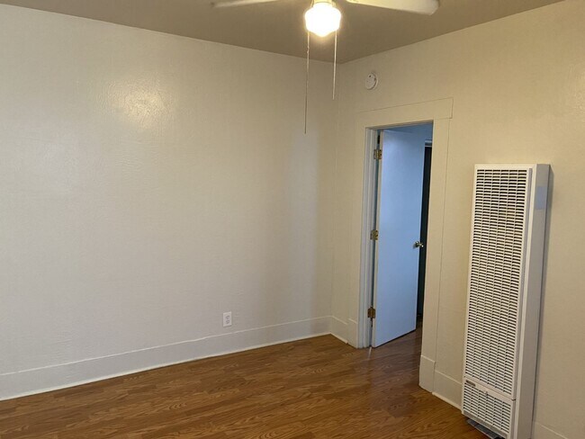 Building Photo - Cozy 1 Bedroom, 1 Bath Apartment