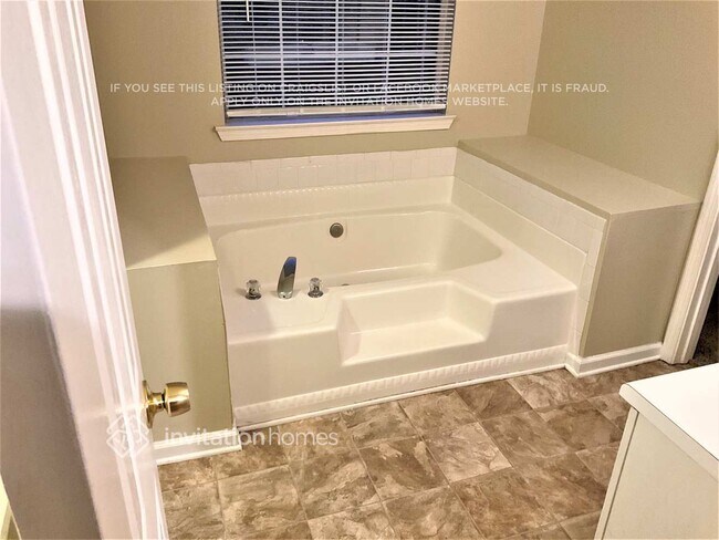 Building Photo - 1034 Maple Leaf Ridge