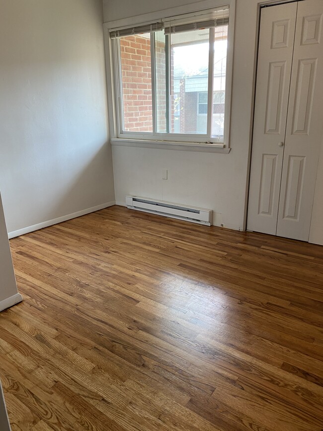 Small Bedroom-faces courtyard - 712 W Beaver Ave