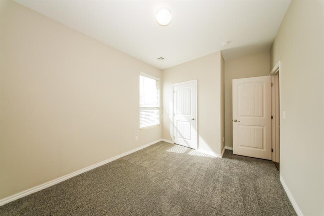 Building Photo - 2516 Colby Ct