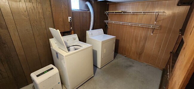 Building Photo - 6 Greenacre Rd