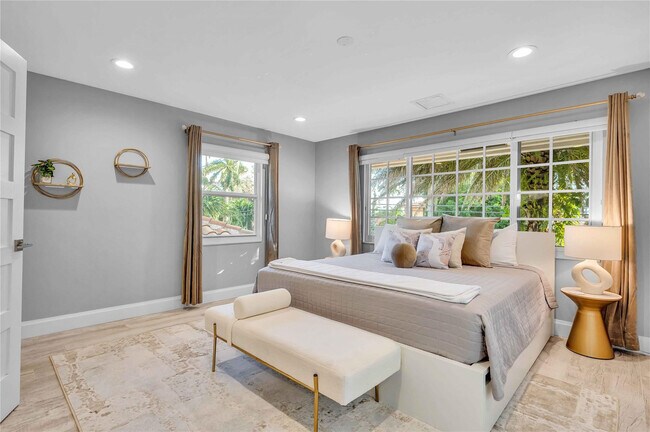 Building Photo - 2323 Delmar Pl