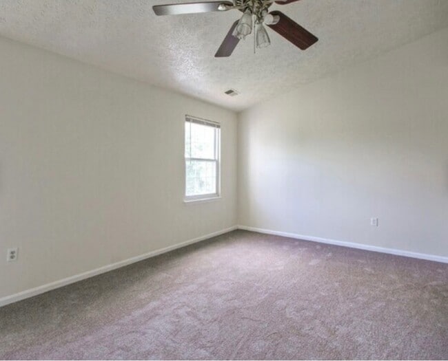 Building Photo - 10679 Campus Way S