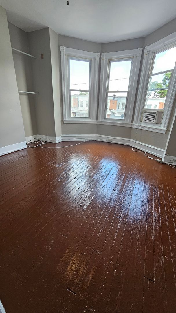 Building Photo - Refreshed 3 BR Home in Southwest Philly