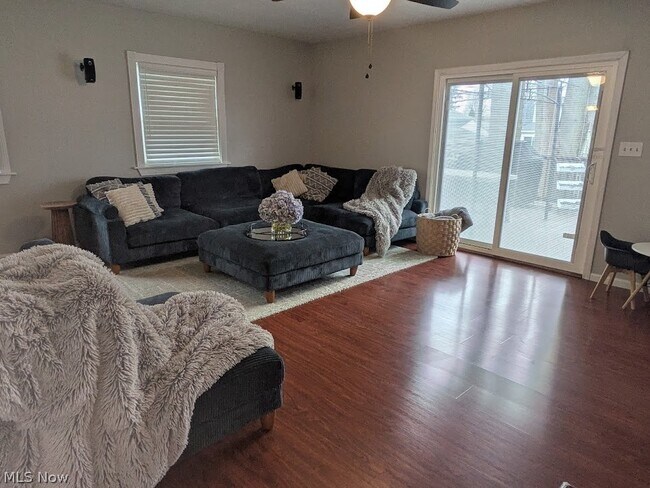 Building Photo - 1902 Harding Dr