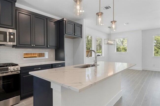 Building Photo - 1326 Shaded Rock Dr