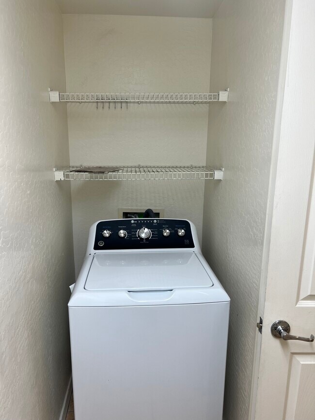 Building Photo - 14072 W Country Gables Dr