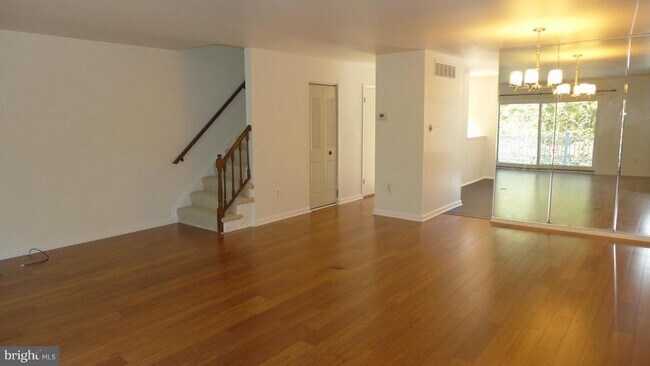 Building Photo - 23 Valley Crossing Cir