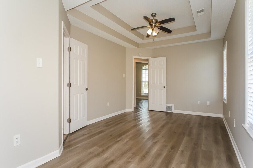 Building Photo - 205 Cameron Dr