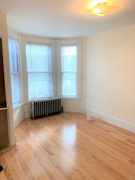 Building Photo - 381 Harvard St