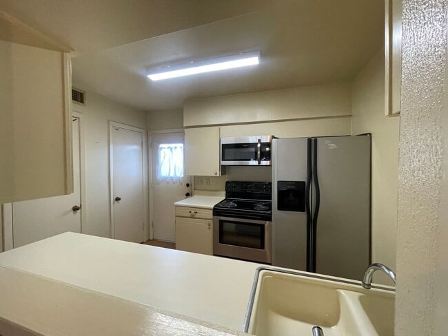 Building Photo - Move-In Ready and Waiting For You!