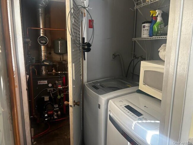 Building Photo - 3 Plymouth Rock Ct