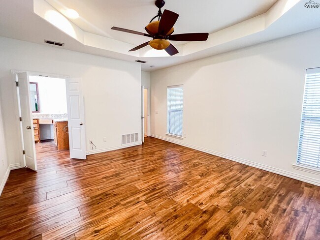 Building Photo - 1703 Rockridge Dr