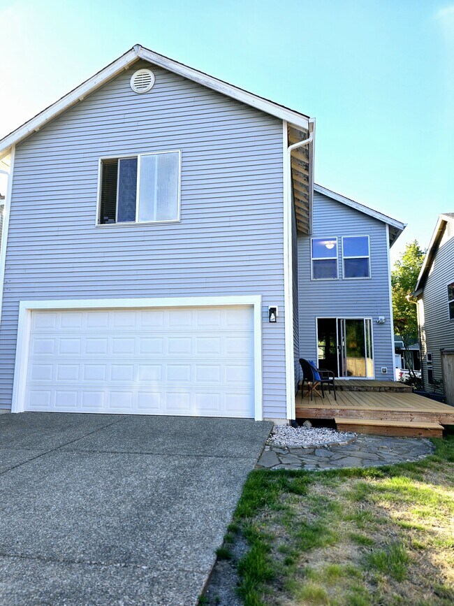 Building Photo - 36431 SE Forest St