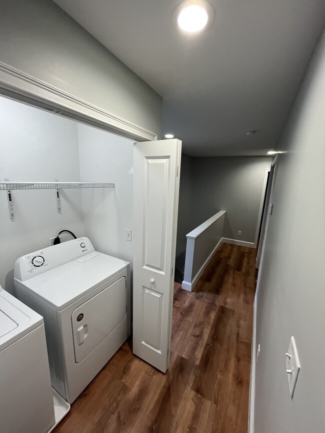 Building Photo - 2405 Rosa RoadRidge Manor Ct