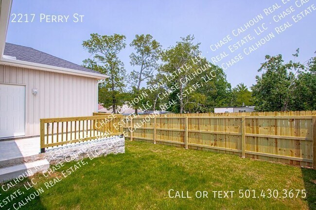 Building Photo - 2217 Perry St