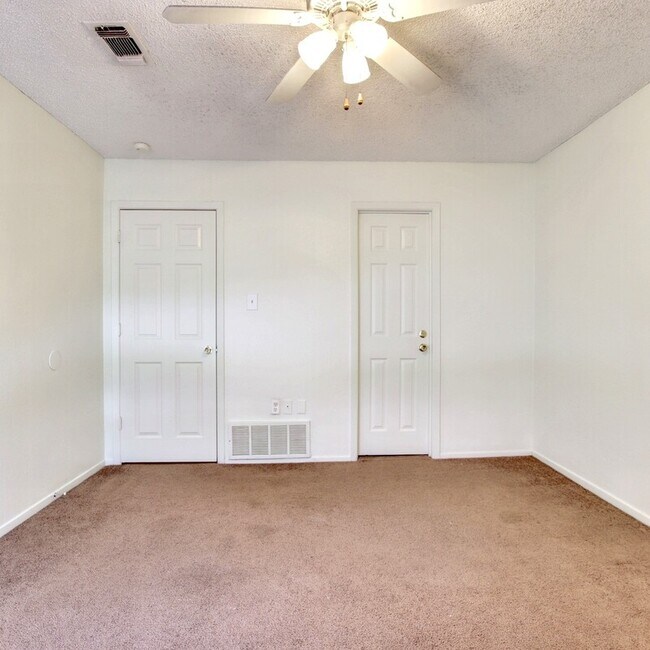 Building Photo - 3830 Coates Cir