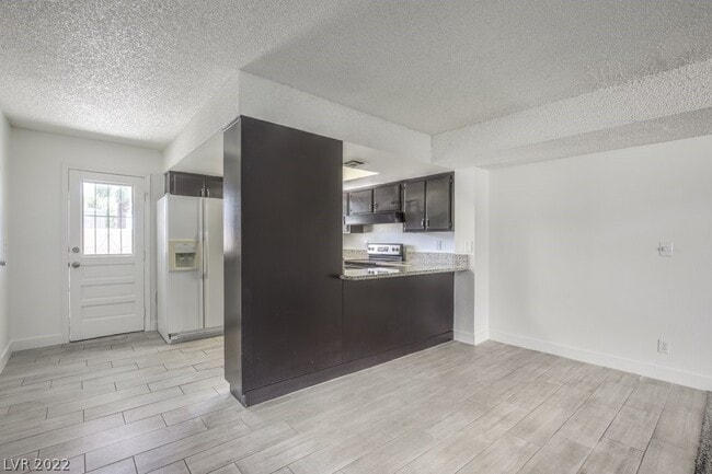 Building Photo - 5915 Vegas Dr
