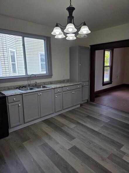 Building Photo - 409 S 3rd St