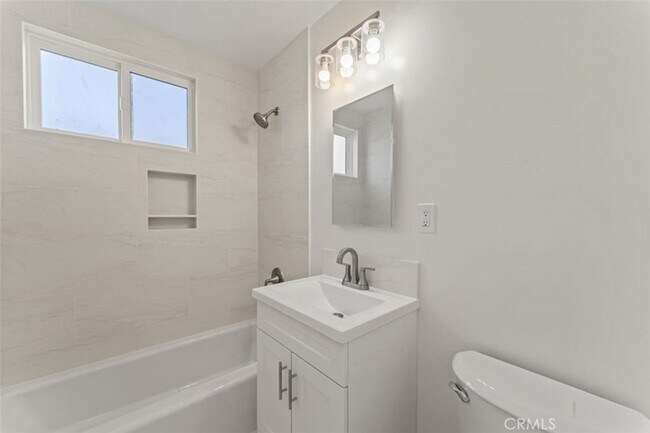 Building Photo - 14722 Strathern St
