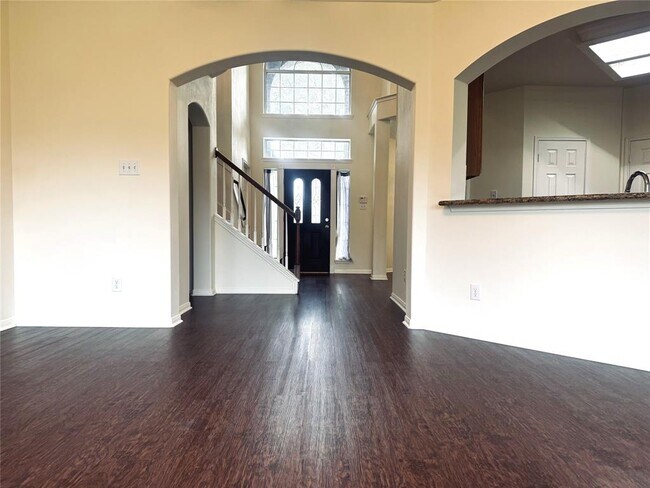Building Photo - 3623 Pine Valley Dr