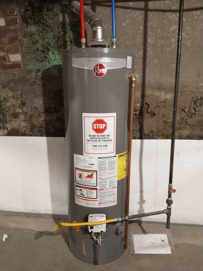 Water heater (new 2020) - 1667 Bellemeade Ave