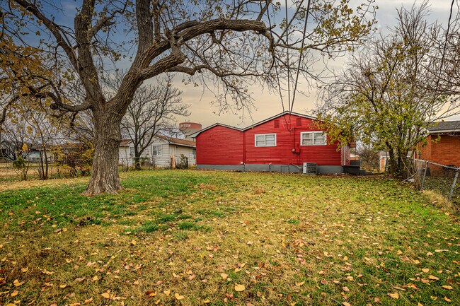 Building Photo - 2342 NW 38th Pl