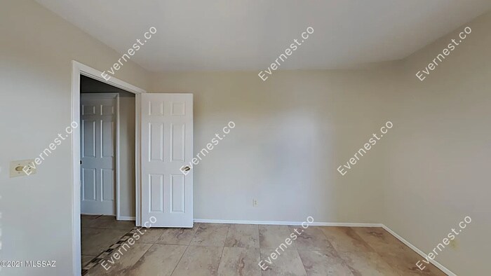 Building Photo - 12690 N Bandanna Way