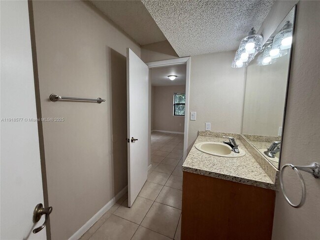 Building Photo - 15661 SW 104th Terrace