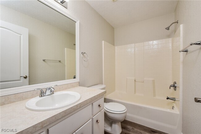 Building Photo - 2645 Vogler Ln