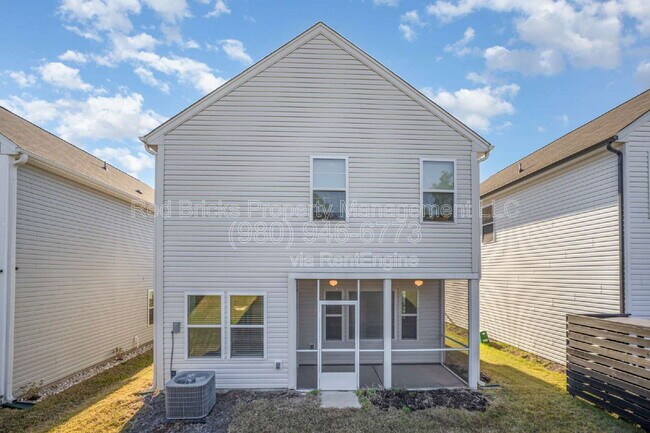 Building Photo - 15223 Scoter St