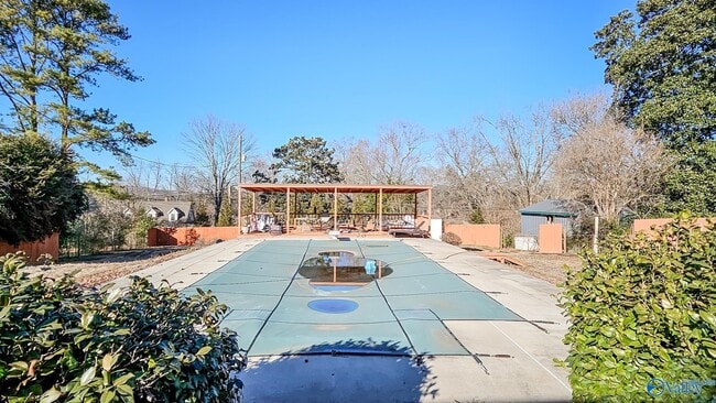 Building Photo - 1203 Governors Dr SE